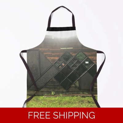 Le Studio Apron Fish Window 2020